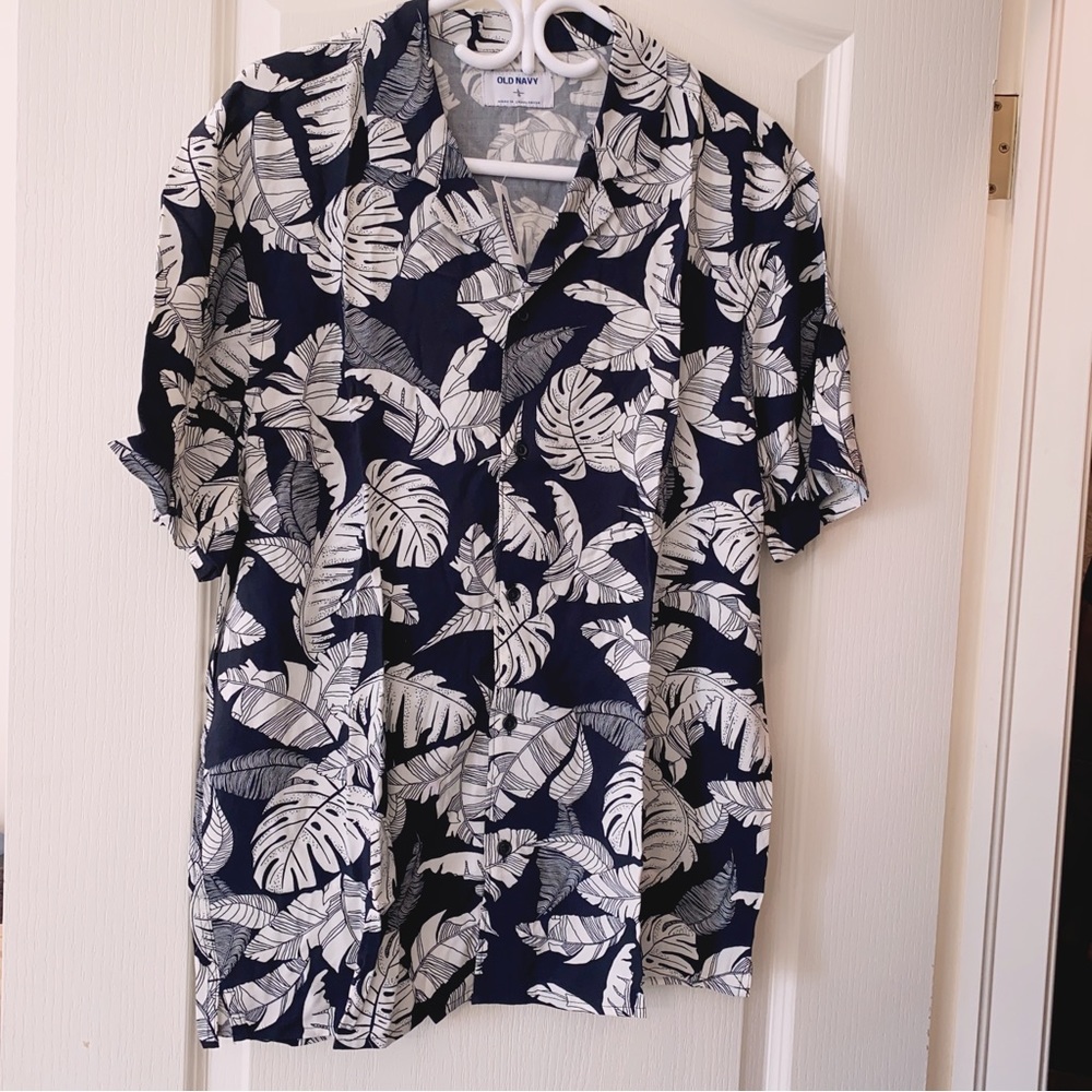 NWT patterned shirt L